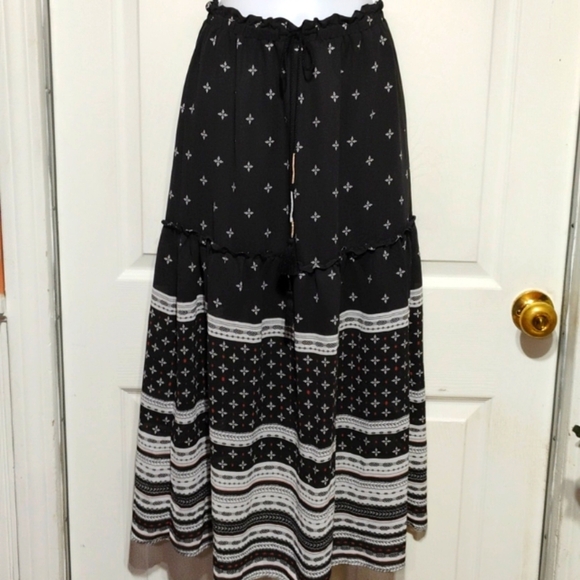 LOFT Skirt - Picture 1 of 16